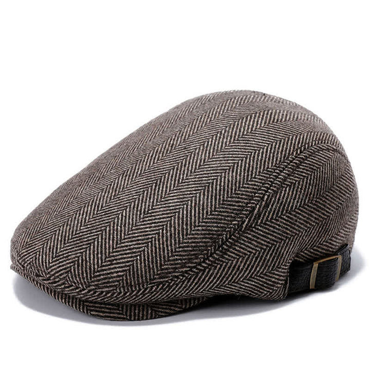 Berretto piatto con fibbia regolabile in pelle - Spina di pesce al caffè - Regolabile (circa 22"-23 1/4") - image 10