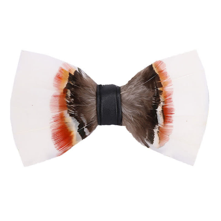 Elegante papillon con piuma bianca e spilla da bavero - Bianco - image 0