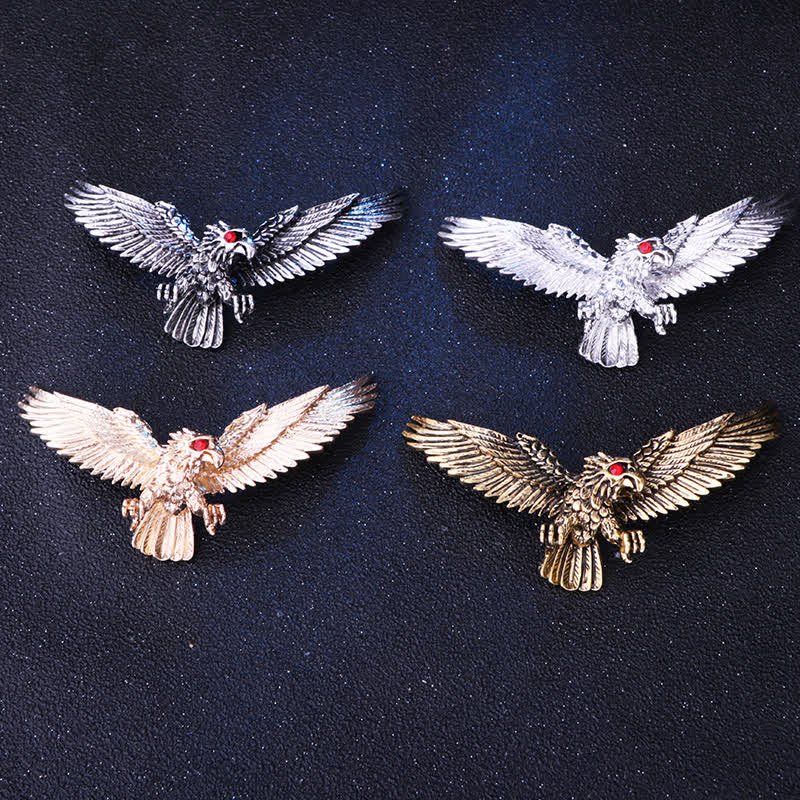 Spilla retrò da uomo con falco calvo che vola - image 1