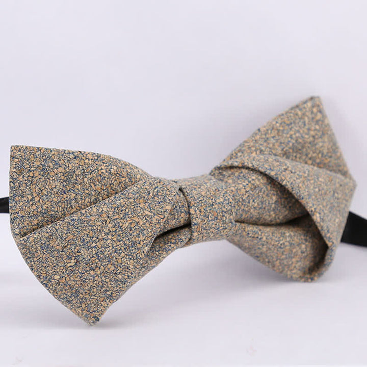 Papillon in legno con linee grafiche in sughero da uomo - image 10