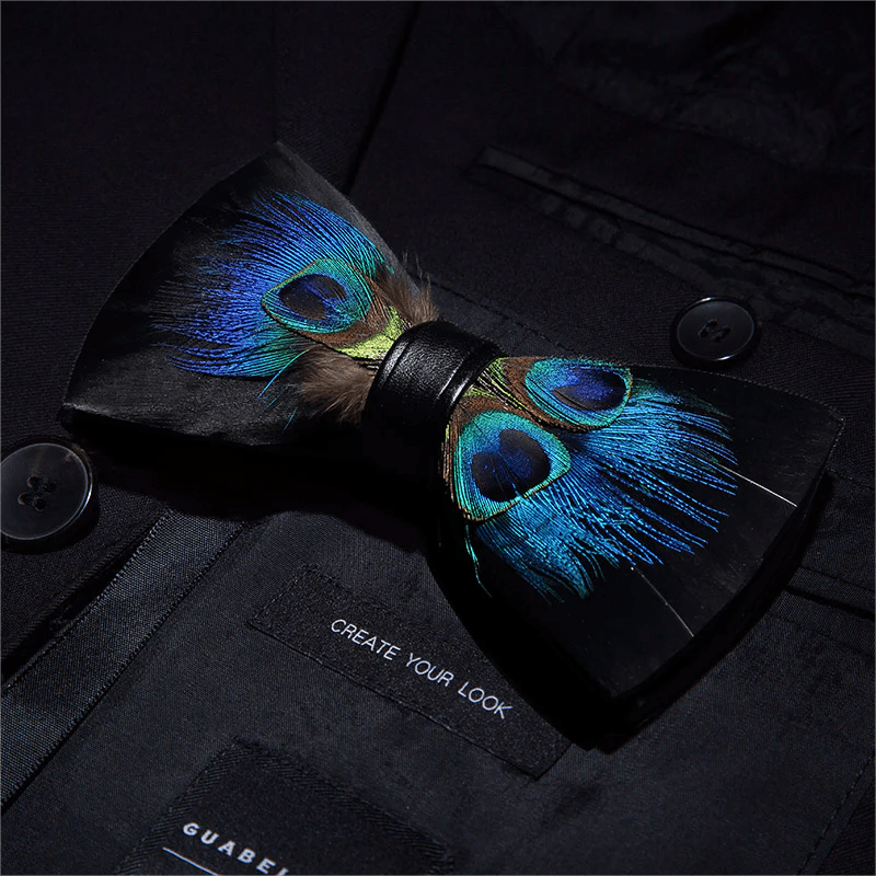 Papillon con piume di pavone blu e nere per bambini con spilla da bavero - image 1