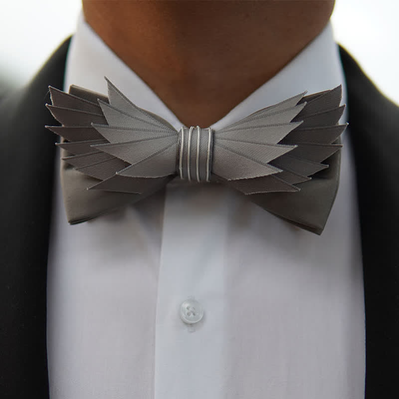 Papillon da uomo a forma di ali realistiche in argento e grigio - image 1
