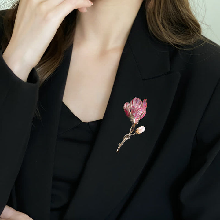 Spilla da donna a forma di fiore di magnolia in smalto - image 1
