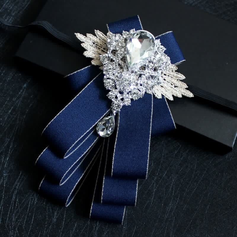 Cravatta a farfalla con nastro pendente in strass di cristallo retrò - Bordo della Marina - image 20