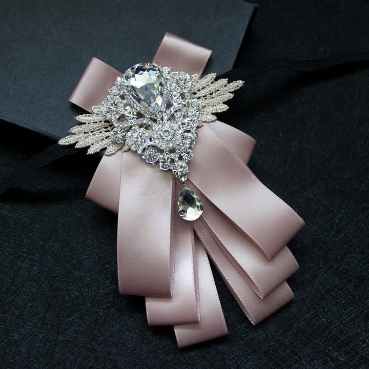 Cravatta a farfalla con nastro pendente in strass di cristallo retrò - Cachi - image 6
