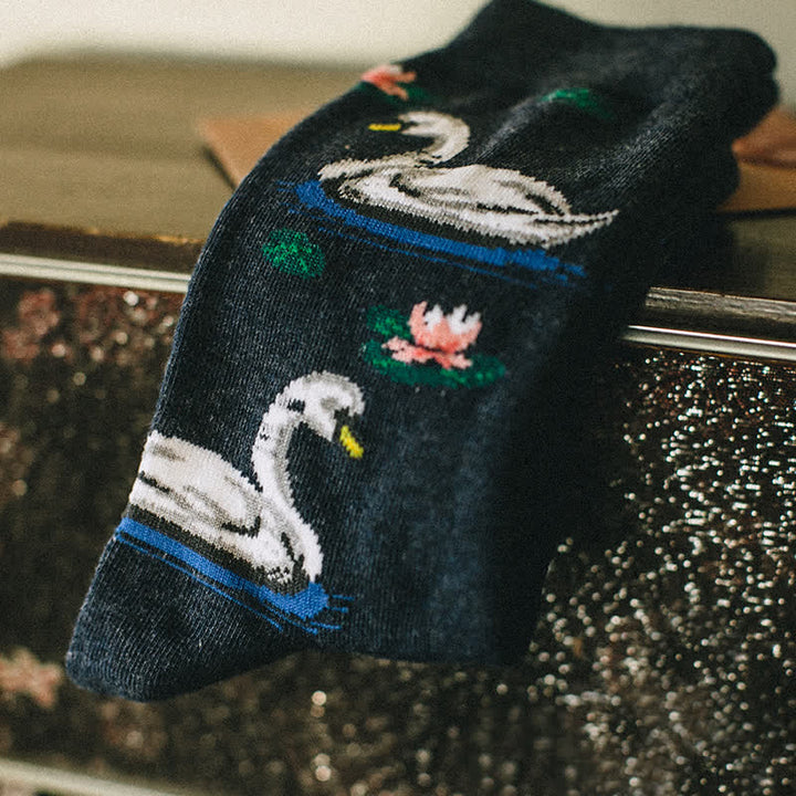 Calzini da uomo Funky Swimming Swan Crew - image 4