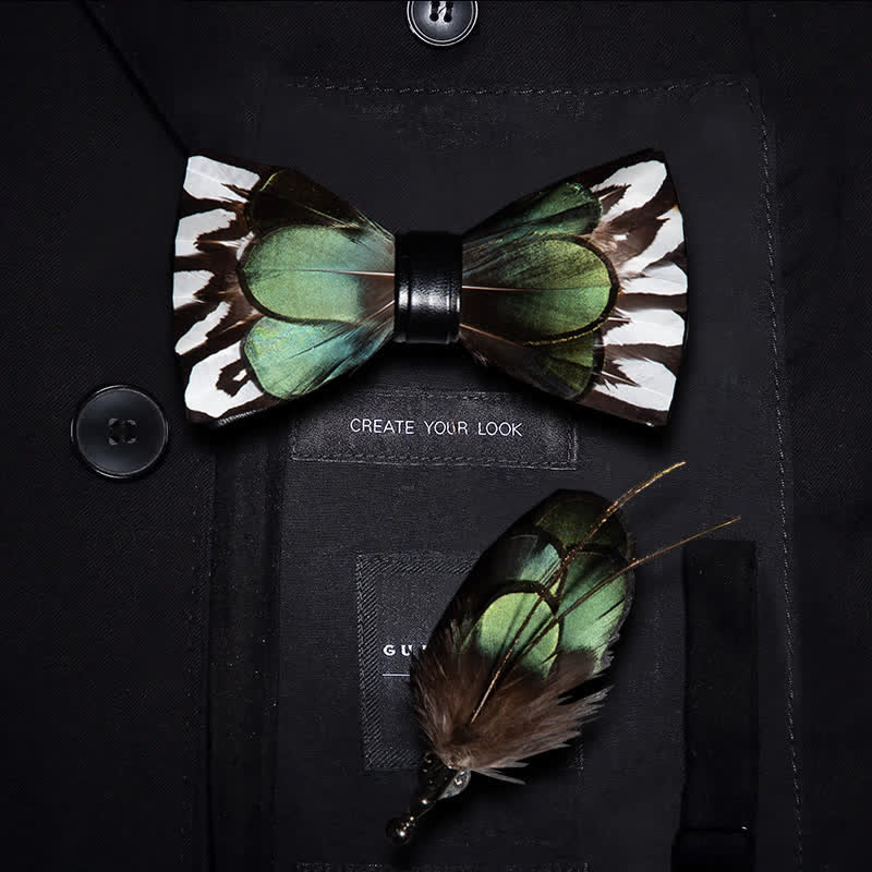 Papillon con piume bianche e verde foresta per bambini con spilla da bavero - Ragazzo - image 0