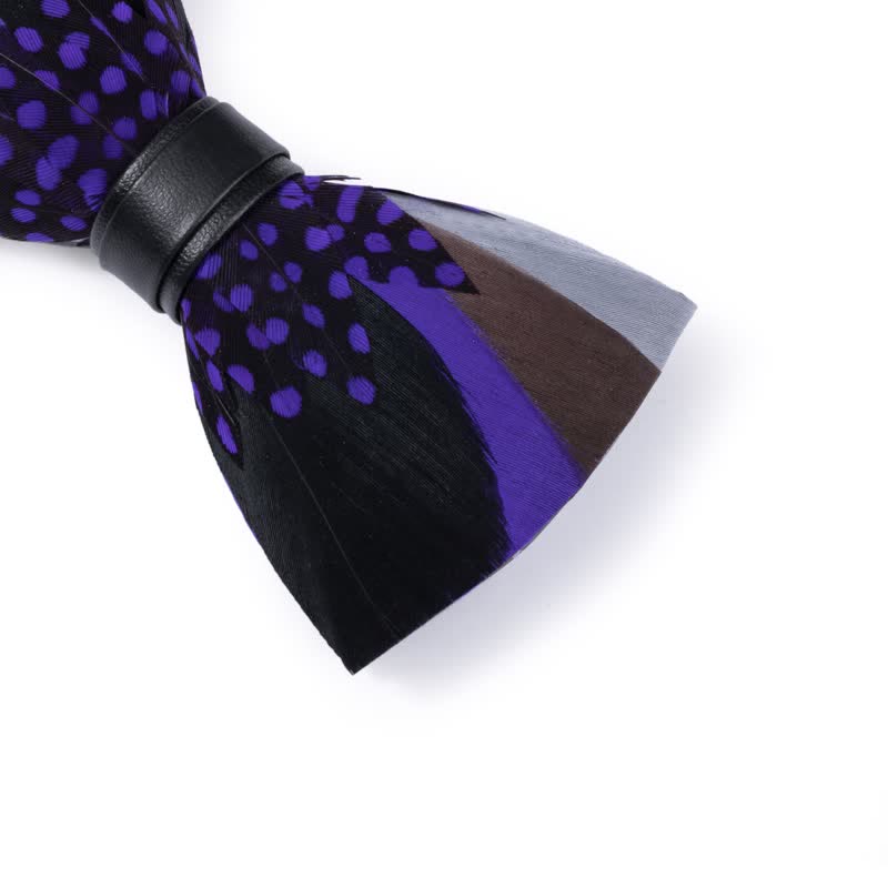 Elegante papillon con piume viola e spilla da bavero - image 4