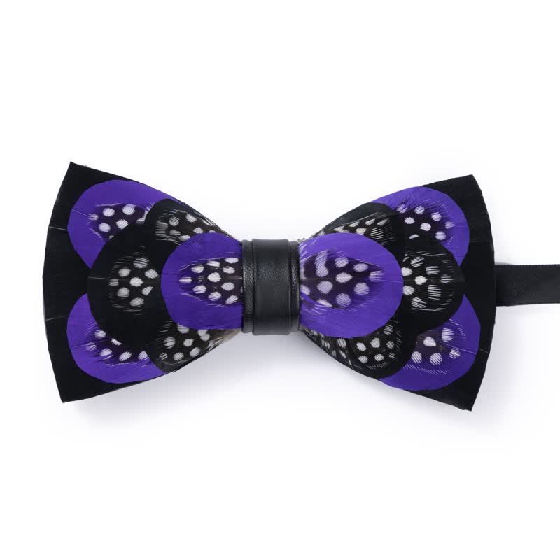 Elegante papillon con piume viola e spilla da bavero - image 0