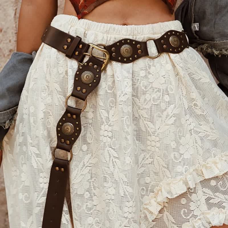 Cintura in pelle con borchie Concho traforate da donna, senza tempo - image 1