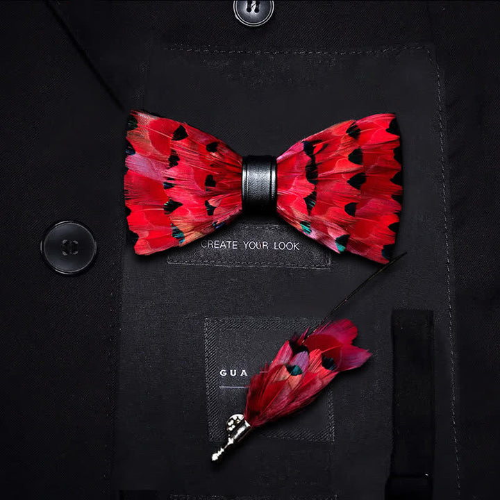 Papillon con piuma di coda di fringuello rosso e spilla da bavero - Ragazzo - image 5