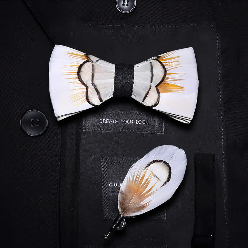 Papillon beige elegante con piume e spilla da bavero - Ragazzo - image 5