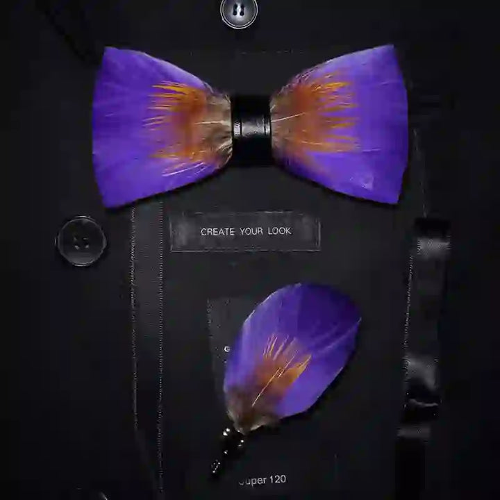 Papillon con piume viola e arancioni con spilla da bavero - Adulto - image 0