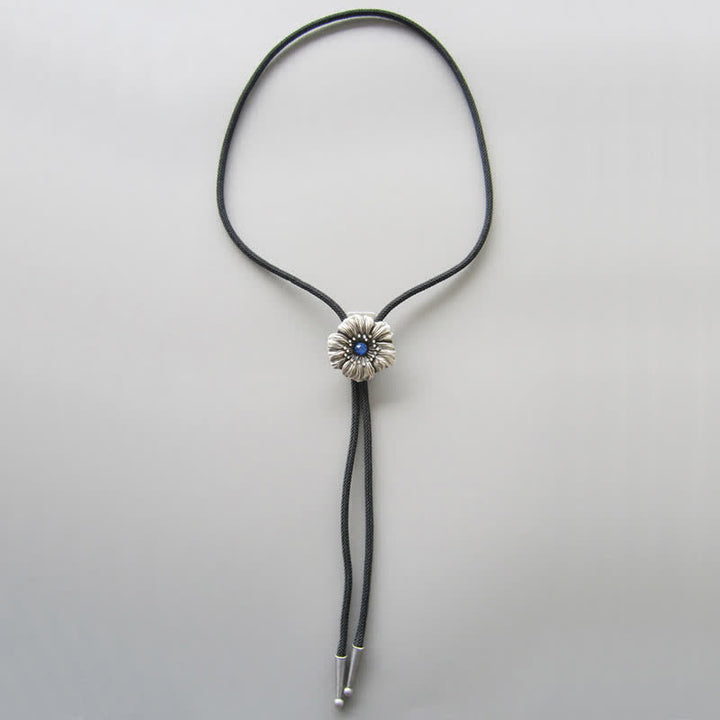 Cravatta Bolo a forma di fiore con strass di cristallo finto blu - image 6