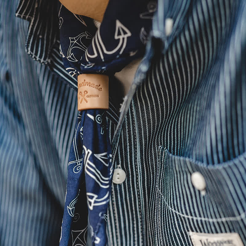 Sciarpa quadrata blu navy con fibbia in pelle - image 0