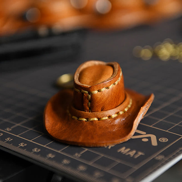 Mini cappello da cowboy in pelle portachiavi fatto a mano - image 5
