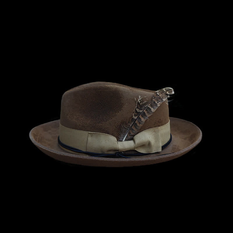 Cappello da cowboy in feltro con decorazione di piume invecchiate color cammello - image 1