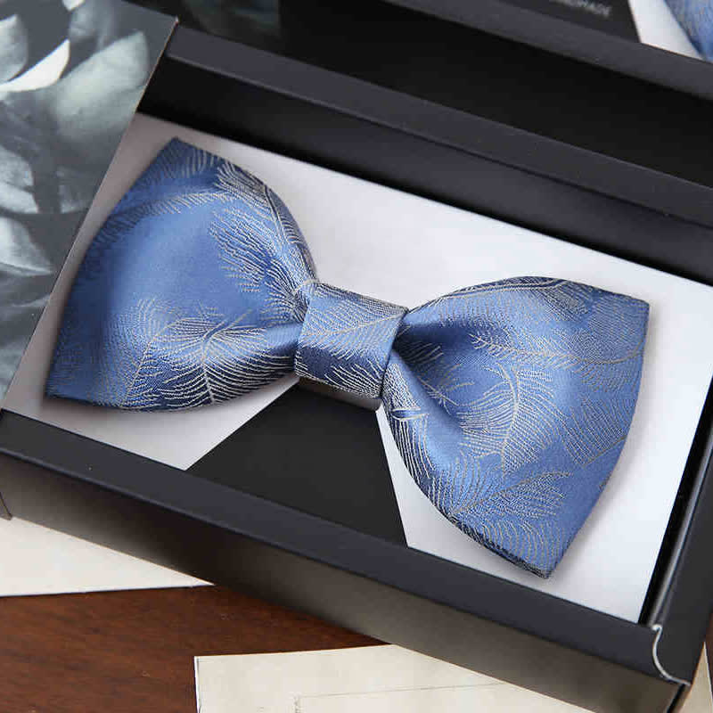 Papillon da uomo con stampa di piume sottili, azzurro cielo - Stile n. 1 - image 1