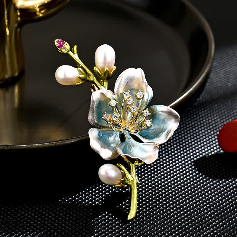 Spilla da donna con fiore di magnolia in smalto blu e perle finte - Blu - image 0
