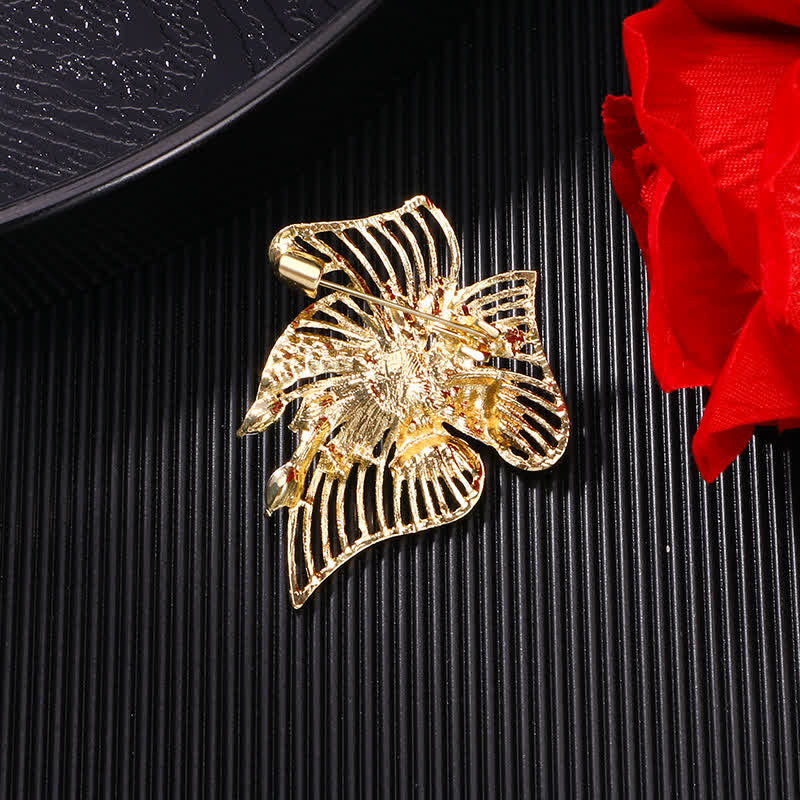 Spilla da donna con perle e strass a foglia cava in oro - image 3