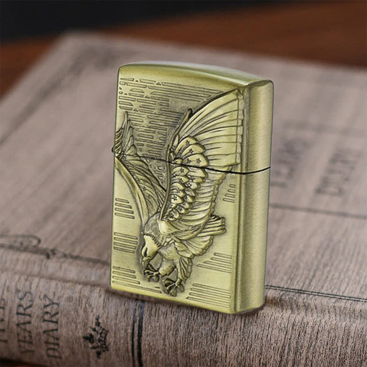 Accendino a cherosene ricaricabile Soaring Eagle Bronze - Aquila in volo - image 0