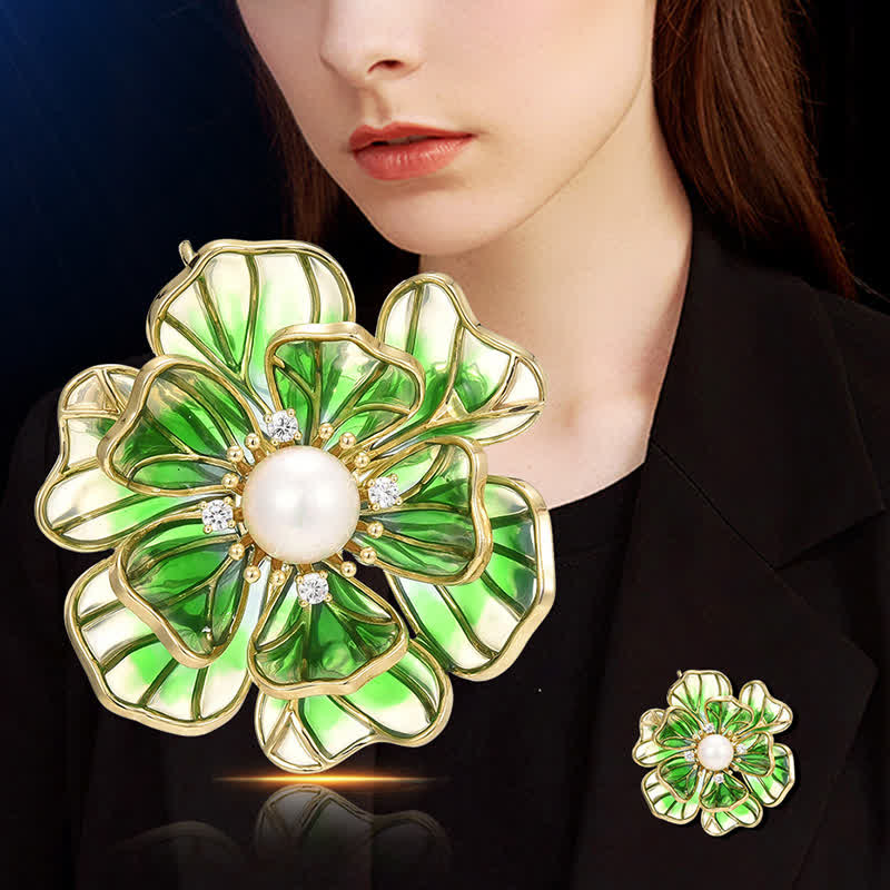 Spilla da donna in smalto placcato oro con peonia verde - image 1