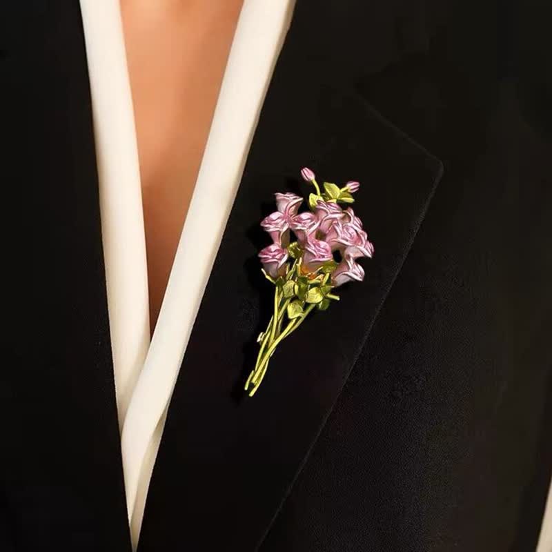 Spilla da donna con bouquet di rose rosa e verdi - image 1