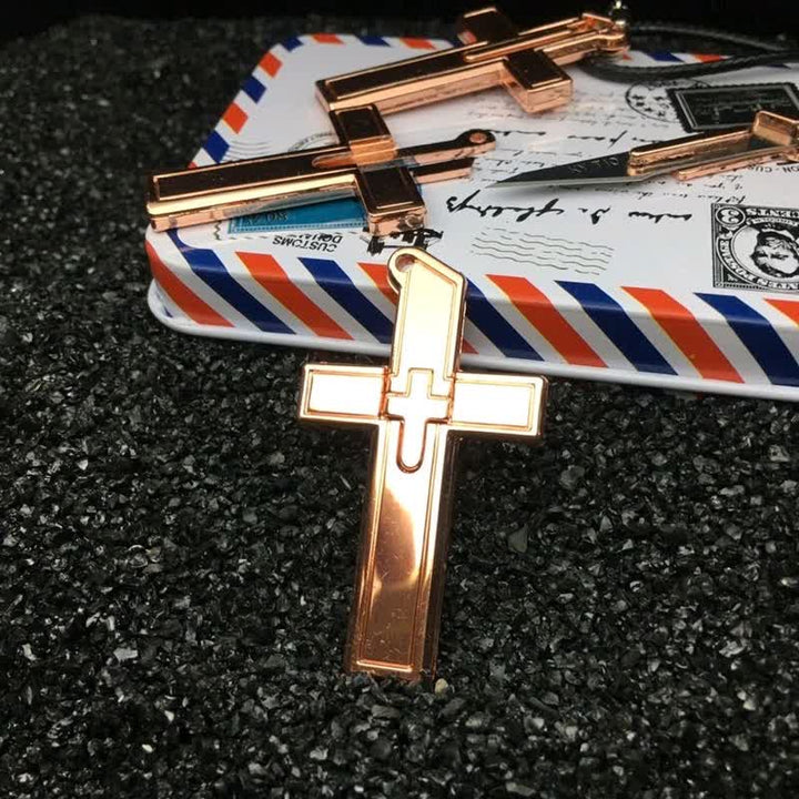 Collana con ciondolo multifunzione a forma di mini croce e coltello nascosto - image 6