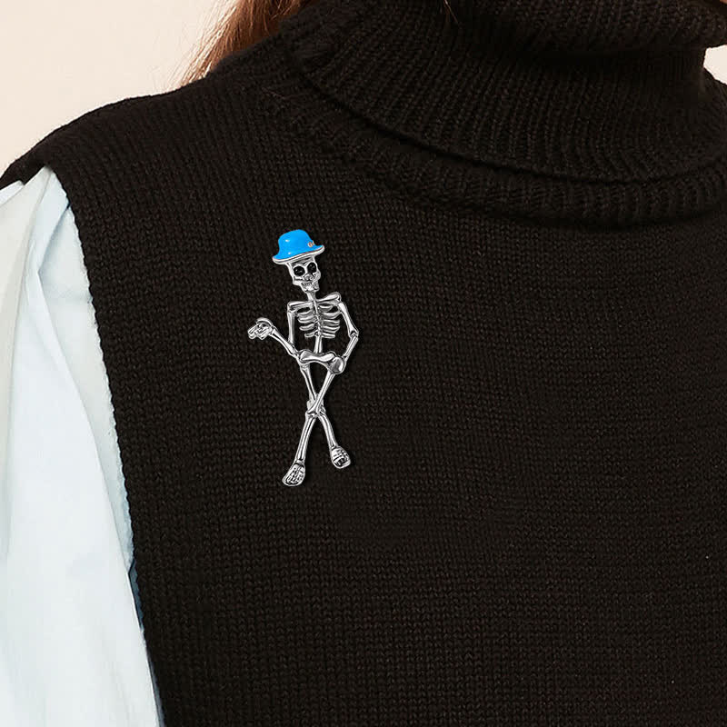 Spilla smaltata con cappello a forma di teschio scheletro horror - image 1