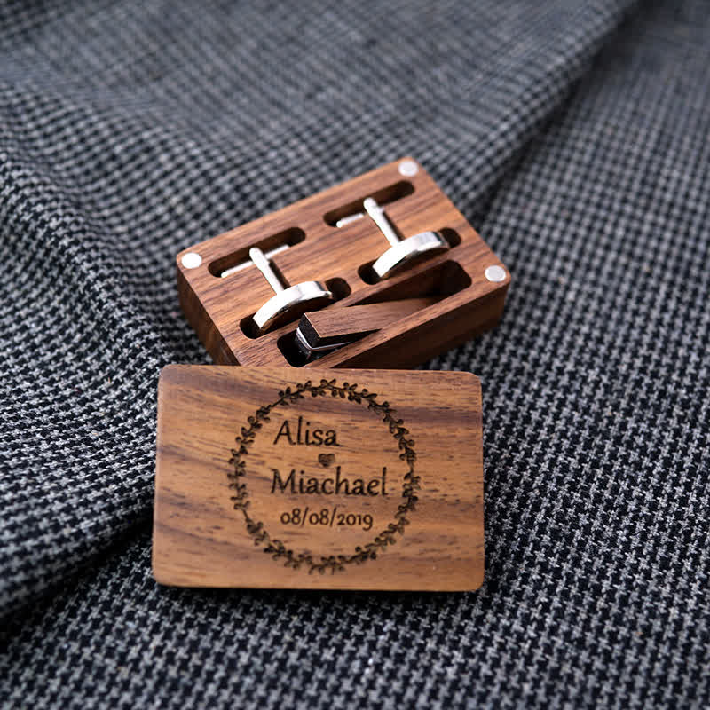 Set di gemelli in legno per matrimonio da uomo con superficie a scatola e incisione personalizzata - Incisione personalizzata - image 0