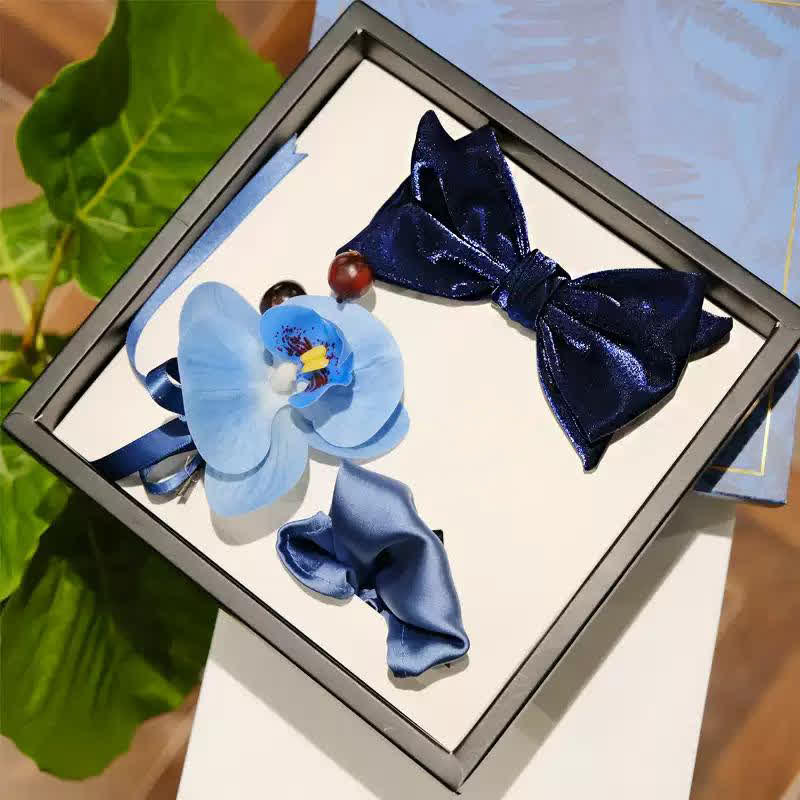 Set di 3 fazzoletti con spilla e papillon a coda di pesce con motivo Phalaenopsis blu da uomo - Blu navy - image 0