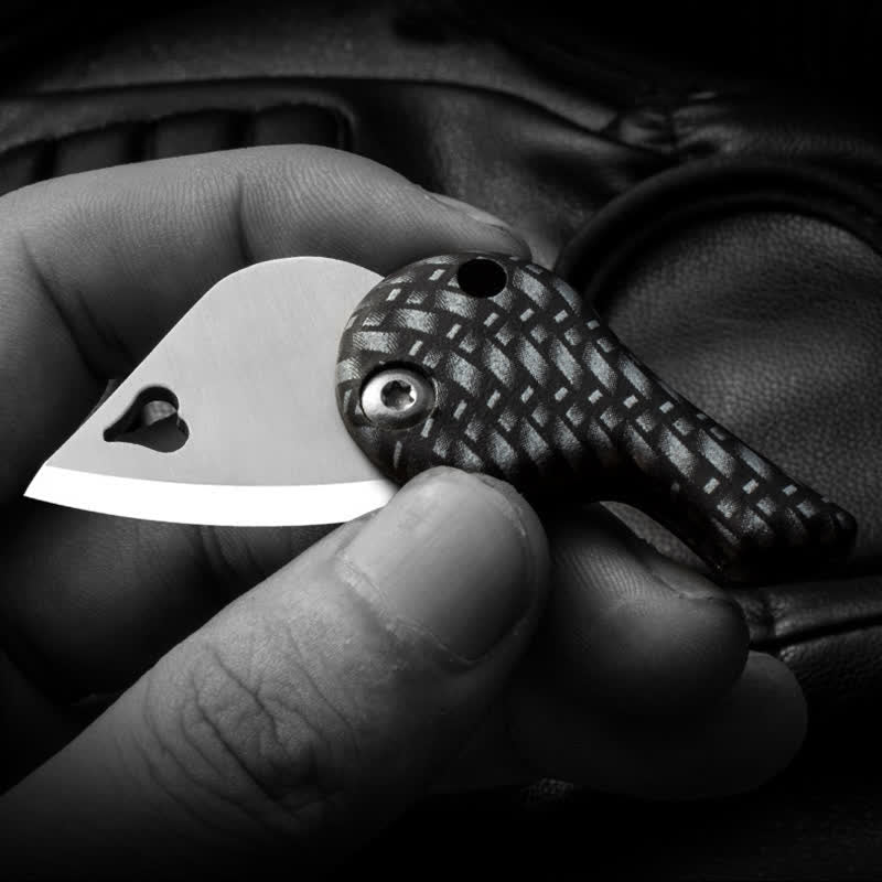 Portachiavi con coltello tascabile pieghevole a forma di cuore con lama cava - image 6