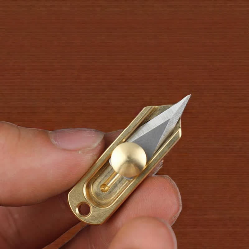 Portachiavi con lama a spinta in ottone mini EDC Tool - Ottone - image 2