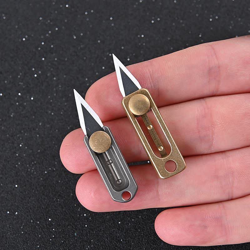 Portachiavi con lama a spinta in ottone mini EDC Tool - image 1