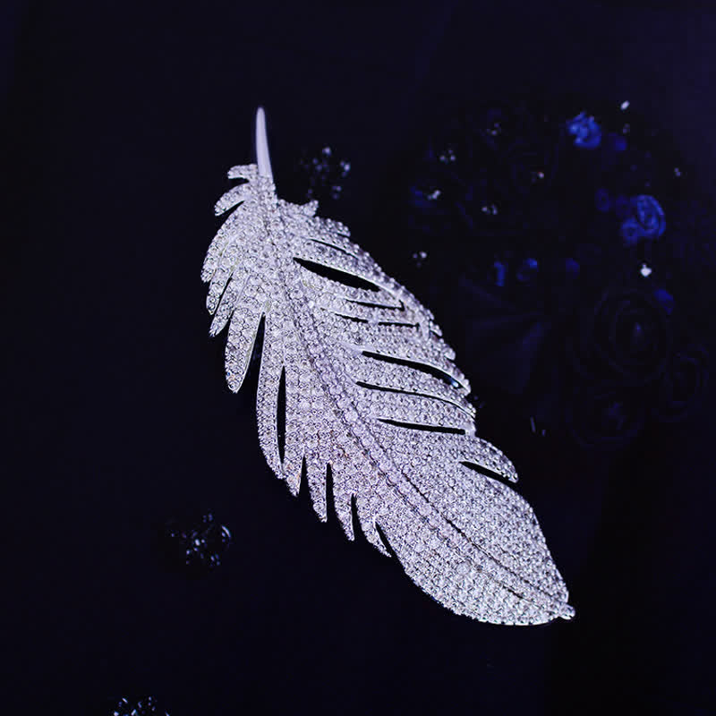Spilla da donna minimalista in argento con zirconi e piume - image 5