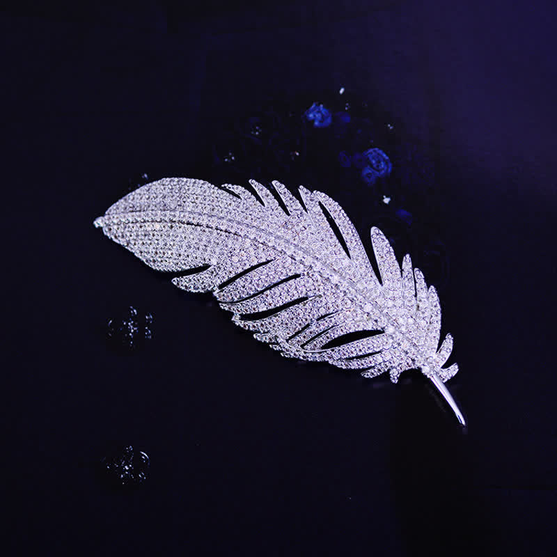 Spilla da donna minimalista in argento con zirconi e piume - image 4