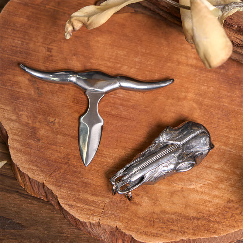 Set di ciondolo fai da te con ciondolo a forma di toro con corna di cervo, croce e coltello nascosto - image 1