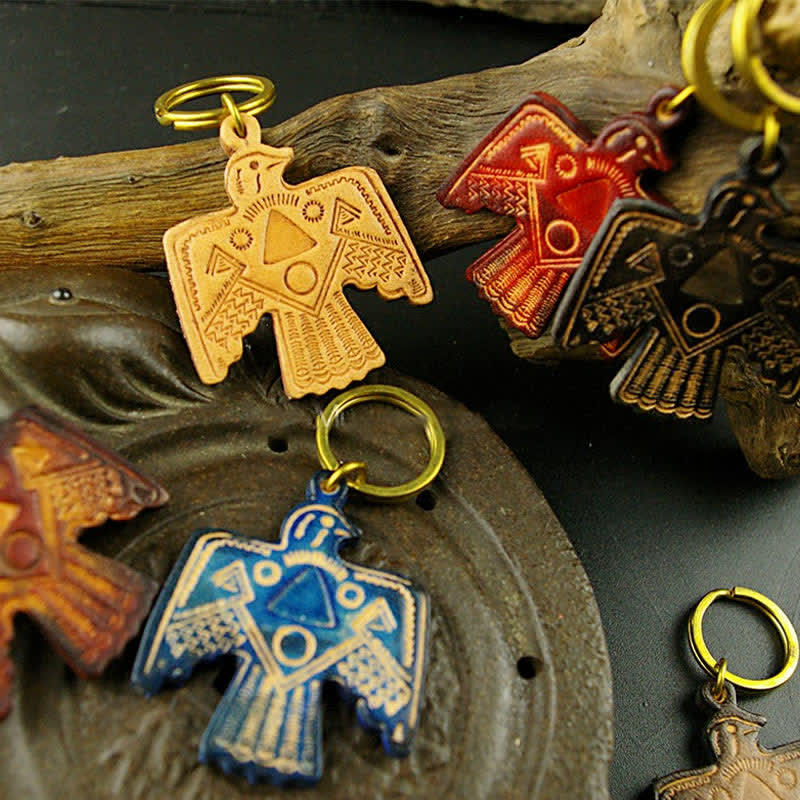 Portachiavi in pelle di rame con santo patrono indiano Thunderbird - image 0