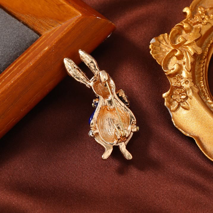 Graziosa spilla a forma di coniglio con strass e smalto, accessori per camicie - image 7