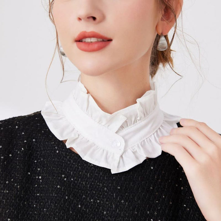 Camicia bianca con colletto plissettato e bottone staccabile con colletto finto - image 2