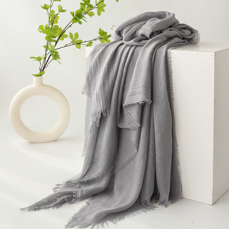Sciarpa estiva morbida e sottile con nappe corte in tinta unita - #21 Grigio chiaro - image 25