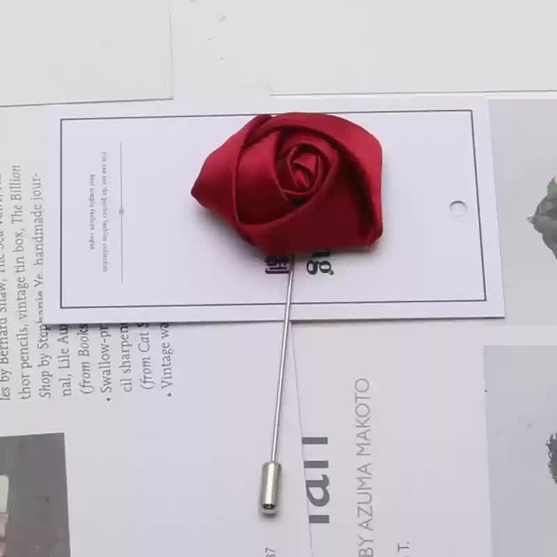 2 pezzi da uomo in metallo dorato con decorazioni floreali in perle e papillon rosso - image 9