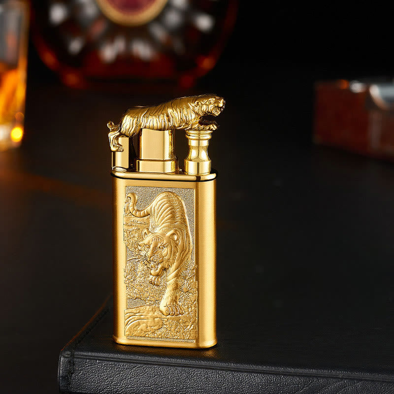 Accendino a butano ricaricabile con doppia fiamma in rilievo Fierce Tiger - Oro - image 3