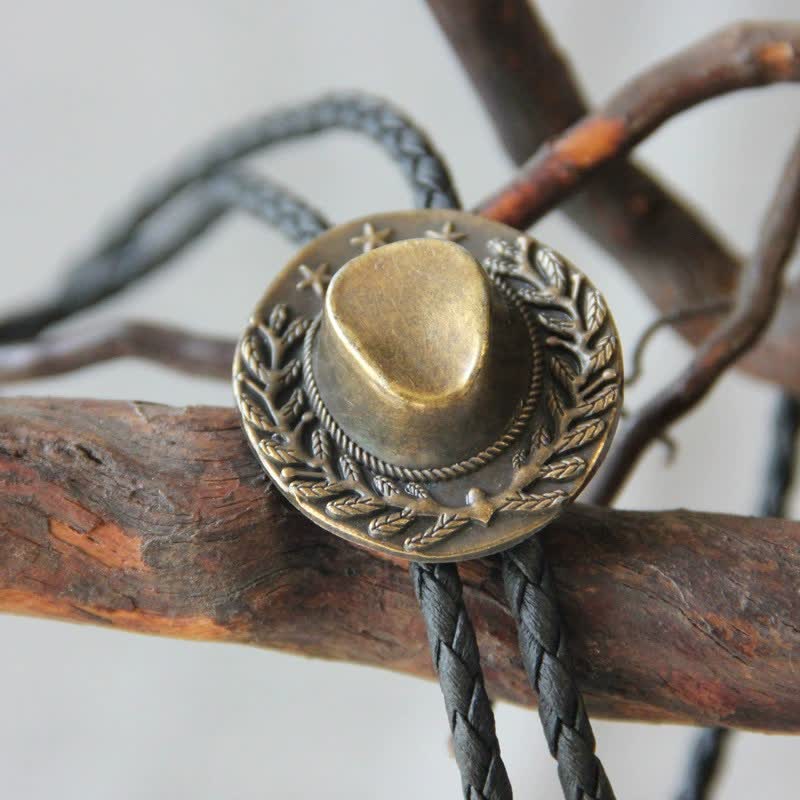 Ciondolo in bronzo con cappello da cowboy, cravatta Bolo - image 0