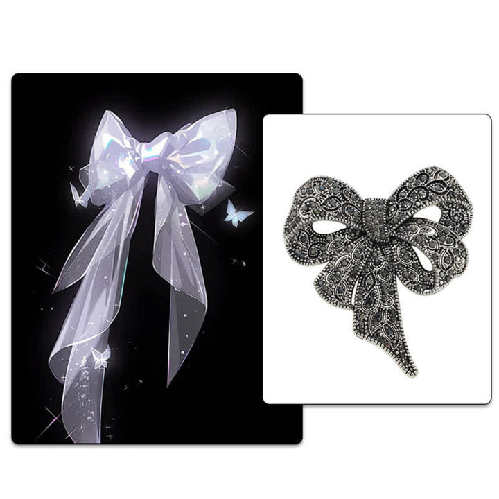Spilla da donna in argento antico a forma di fiocco con strass - image 1