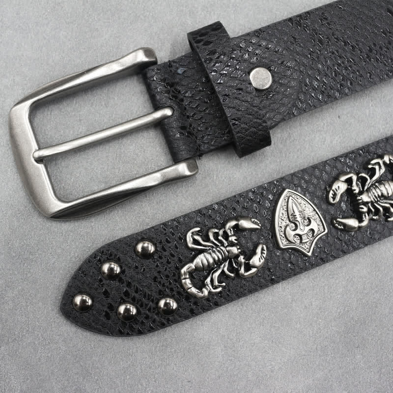 Cintura in pelle stampata con rivetti a forma di scorpione in argento antico - image 2
