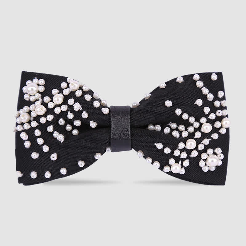 Elegante papillon con perle bianche e nere ricamato a mano - Stile n. 1 - image 0