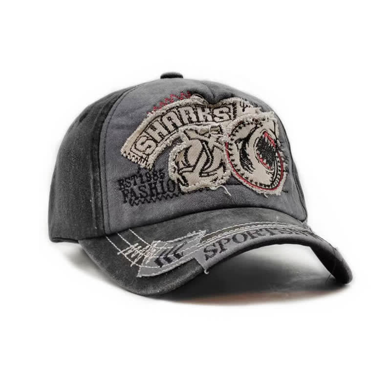 Cappellino da baseball con bordo sfrangiato e ricamato con squalo - image 5