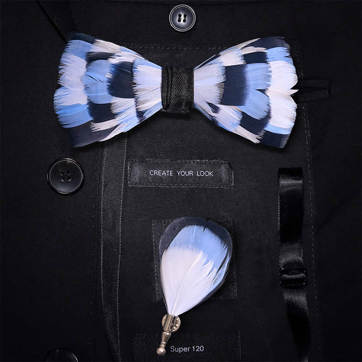 Papillon a scacchi blu e bianco con piume e spilla da bavero - Adulto - image 0