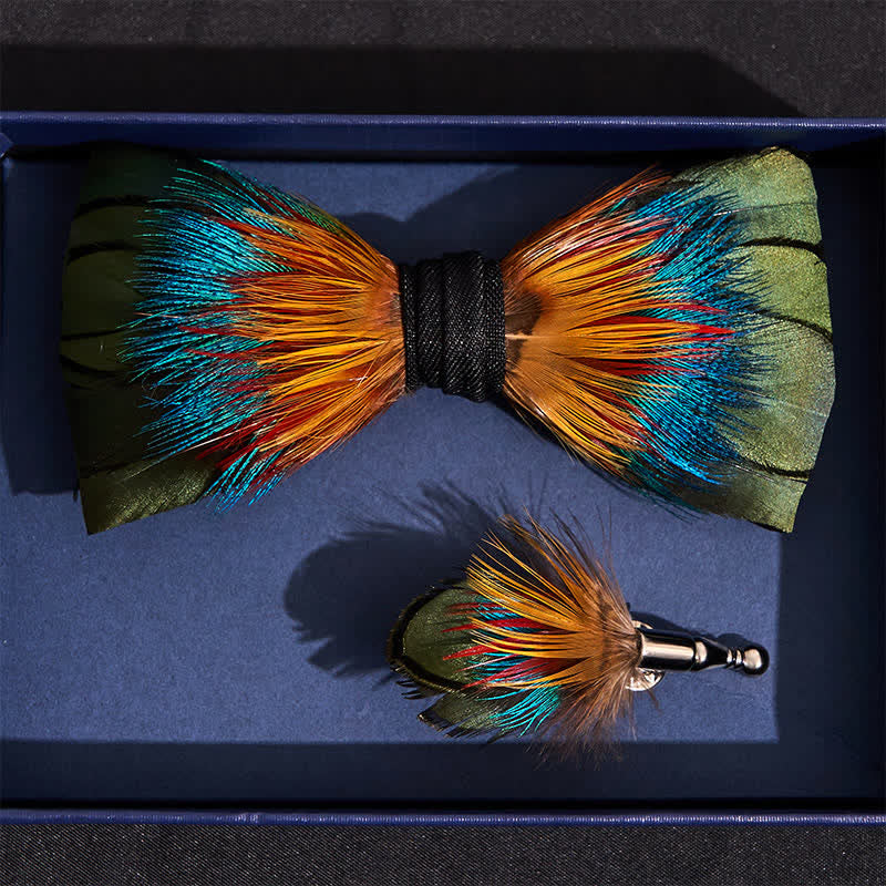 Papillon con piume colorate dello spettro con spilla da bavero - image 3